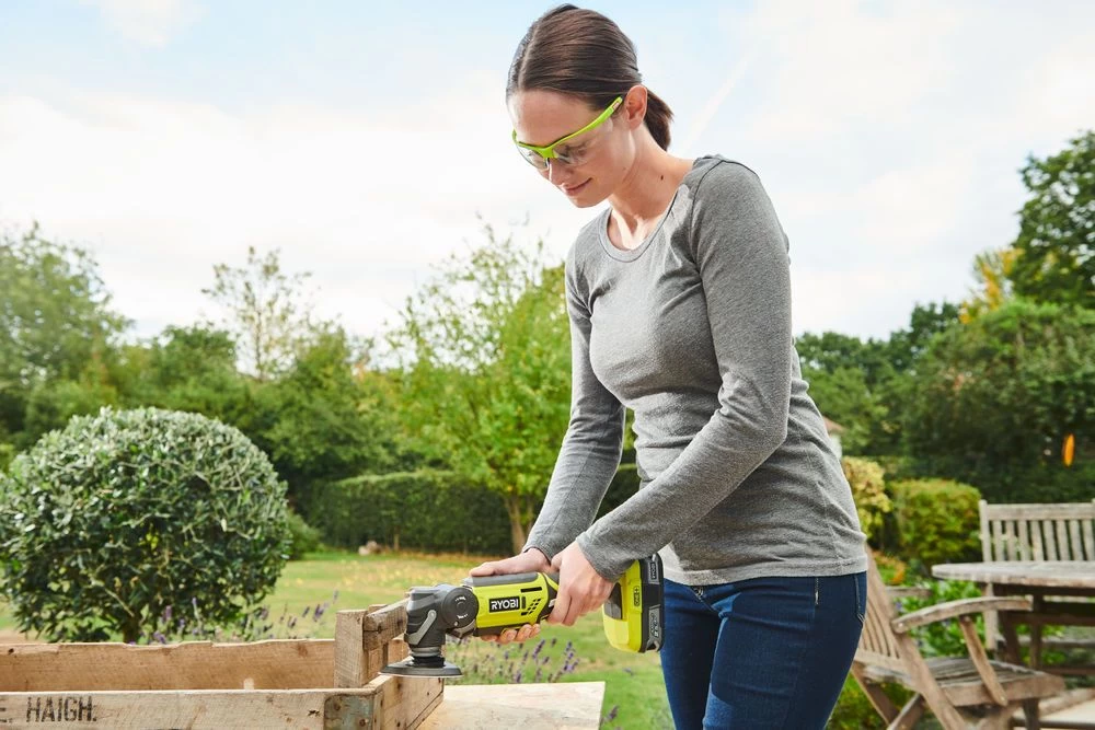 Ryobi R18MT-0 ONE+ 18V Li-Ion Accu Multitool Body Incl. Accessoires - 5133002466 6 Ryobi R18MT-0 ONE+ 18V Li-Ion Accu Multitool Body Incl. Accessoires - 5133002466 - Afbeelding 4