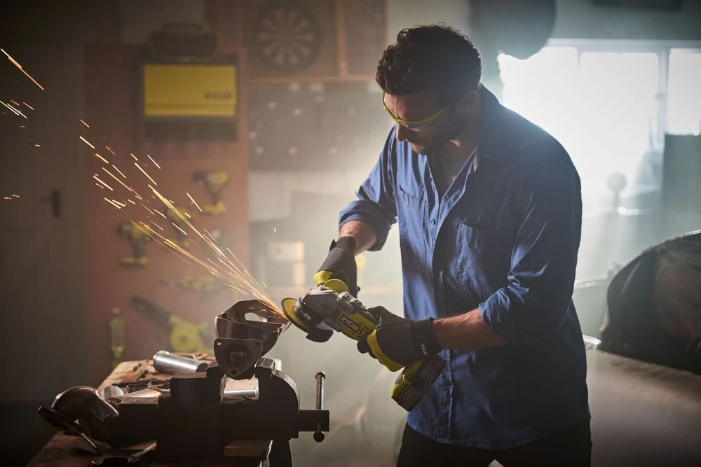 Ryobi R18AG7-0 ONE+ 18V Li-Ion Accu Haakse Slijper Body - 125mm - Koolborstelloos - 5133002852 7 Ryobi R18AG7-0 ONE+ 18V Li-Ion Accu Haakse Slijper Body - 125mm - Koolborstelloos - 5133002852 - Afbeelding 5