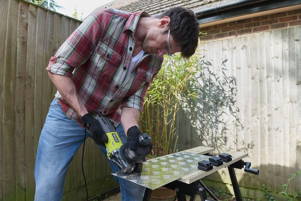 Ryobi RAG800-125S Haakse Slijper In Tas - 800W - 125mm 4 Ryobi RAG800-125S Haakse Slijper In Tas - 800W - 125mm - Afbeelding 2