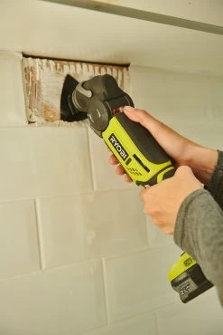 Ryobi R18MT-0 ONE+ 18V Li-Ion Accu Multitool Body Incl. Accessoires - 5133002466 8 Ryobi R18MT-0 ONE+ 18V Li-Ion Accu Multitool Body Incl. Accessoires - 5133002466 -Tool Verkoop 5f44e4d3d8330cad47e8642212bb7bb8