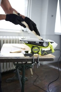 Ryobi EBS800 Bandschuurmachine - 800W - 76mm -Tool Verkoop 737b06161ef1ec2b68b236ee80a9c21d